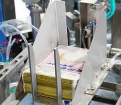 20-70 bolsas Velocidad de embalaje Máquina de embalaje automática de bolsas rotativas para bolsas ya hechas