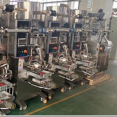 Máquina de embalaje de granulados de polvo de varios carriles para embalajes de bolsas de 300 kg