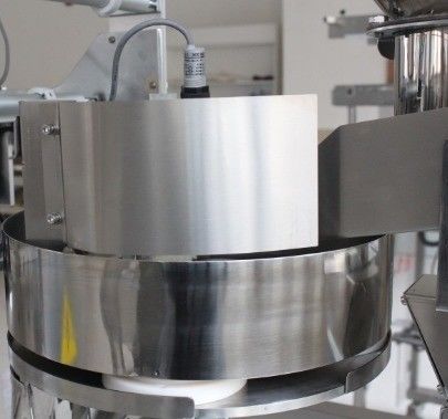 Máquina de embalaje vertical de material de madera para cápsulas de té y café en envases textiles
