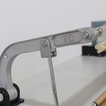 A través de la máquina de sellado de pedales de bolsas de pedales de tipo con cortador y sellador de grado alimenticio