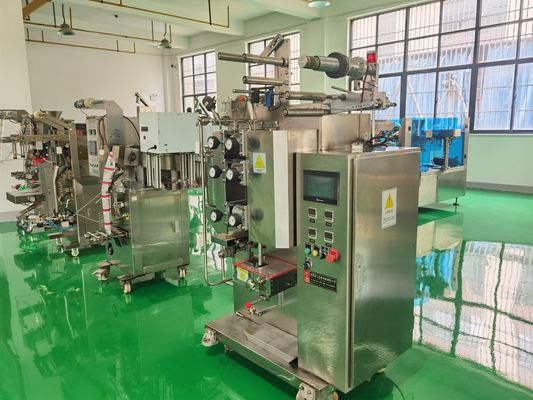0.8L Máquina de embalaje de bolsas de granulados de polvo vertical para granos de café