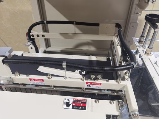 Máquina de embalaje automática de cinta de alta velocidad 450L con envoltura de película
