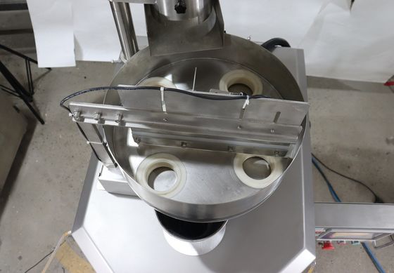 Máquina de embalaje vertical de frutos secos de alta velocidad con medida de copa y tamaño 1350*1000*2350
