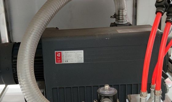 Material de embalaje de madera sellador automático al vacío para comidas preparadas Capacidad 350 KG
