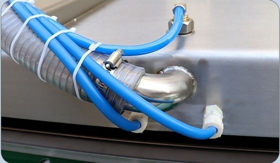 Máquina de sellado a vacío de tipo cinturón continuo para carne de aves de corral en talleres de reparación de maquinaria