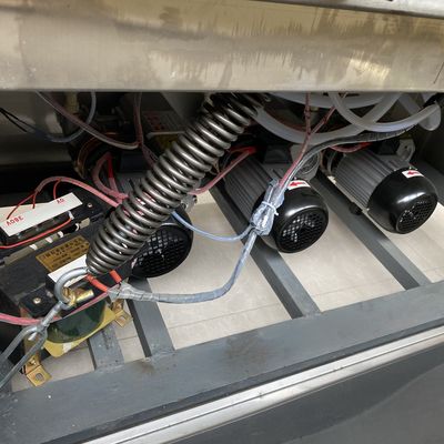 Máquina de vacío de doble cámara semiautomática fácil de operar para envases pequeños