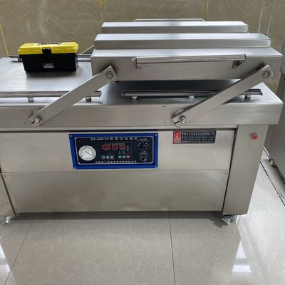 Máquina de vacío de doble cámara semiautomática fácil de operar para envases pequeños