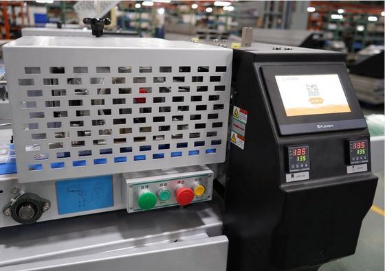 Material de embalaje Papel Máquina automática de envoltura de flujo para pan de galletas y pasteles pequeños