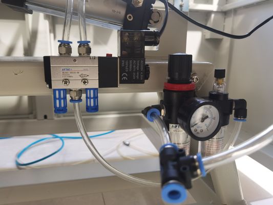 Máquina de embalaje automática industrial para el proceso de sellado de botellas de champú