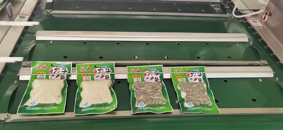 Máquina de embalaje de vacío de tipo de cinta continua de grado automático con 1800W de potencia