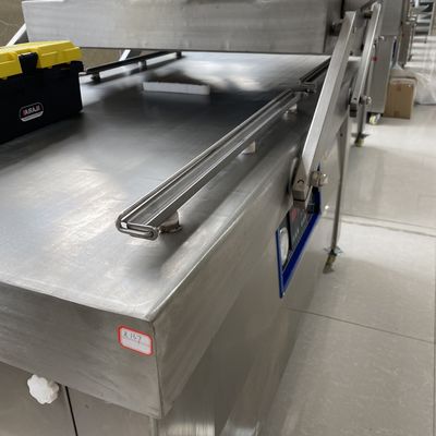 DZ-700/2S Máquina de embalaje al vacío para papas fritas congeladas Pecho de pollo Pierna de pollo Pollo entero