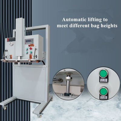 Máquina de embalaje de vacío vertical de harina de granos en polvo de 700 mm con boquilla