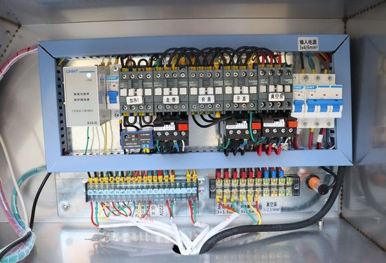 Sellador de vacío de cinta de transporte de 380V para la transformación industrial de carne, vegetales y pescado